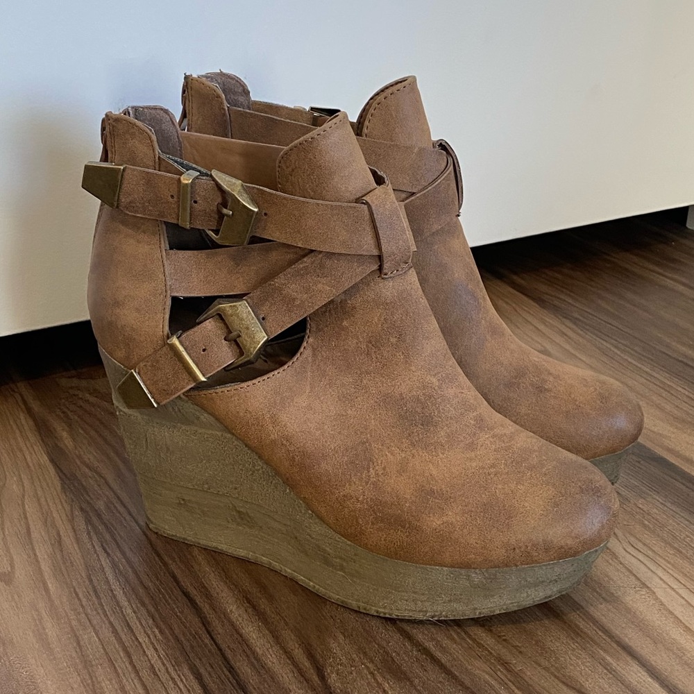 Sbicca Wedge Shoe